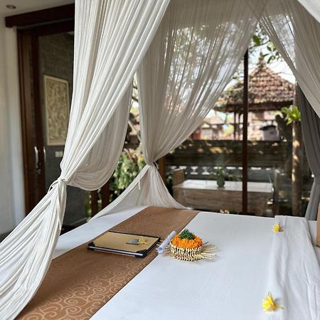 Santosha Place Ubud  Ngoại thất bức ảnh